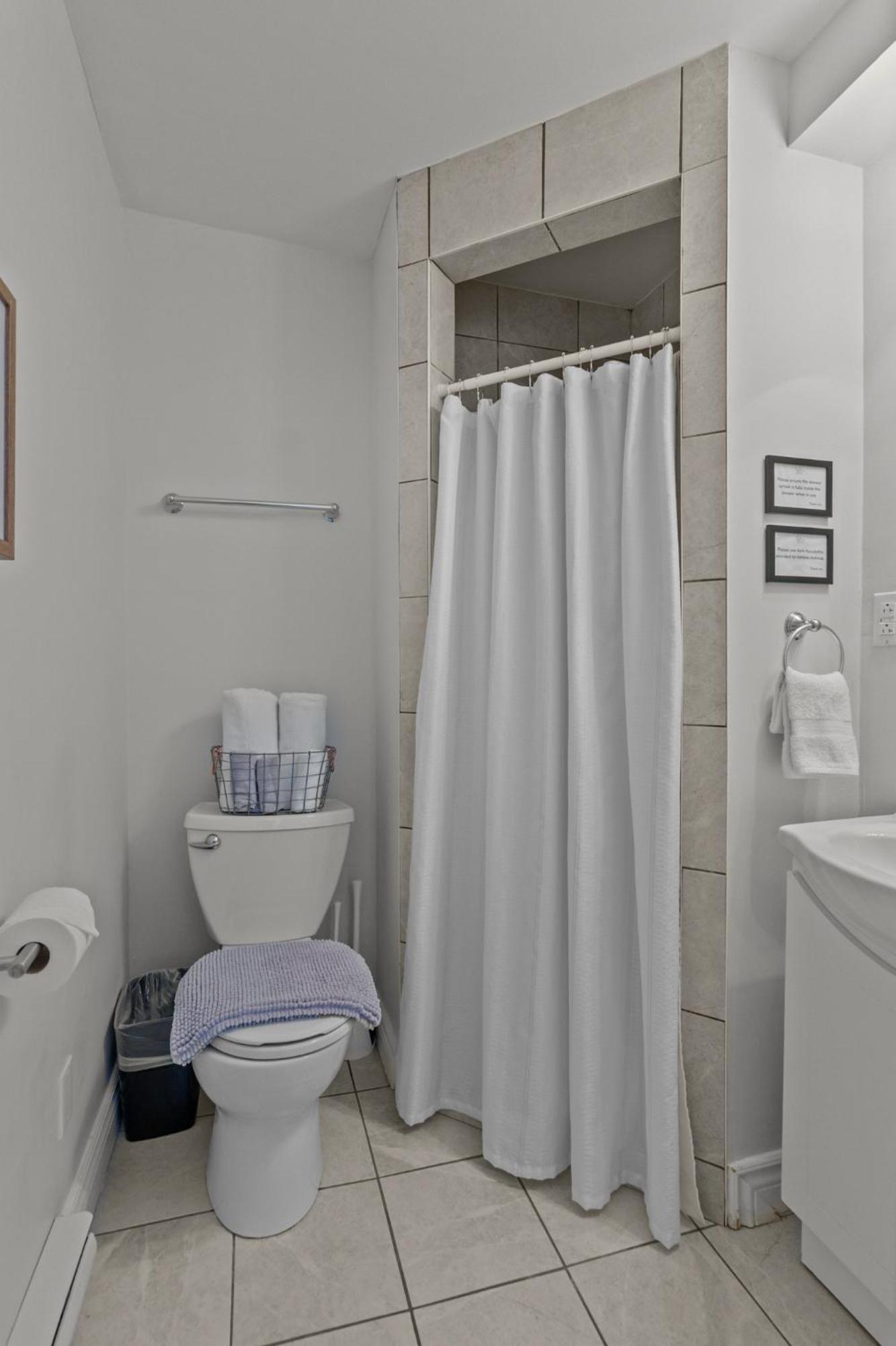 Mckay Manor On Duckworth Hotell St. John's Eksteriør bilde